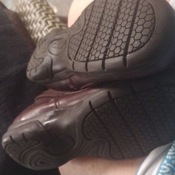 Leather Clarks,Booties size 7 wide - Picture 6 of 6